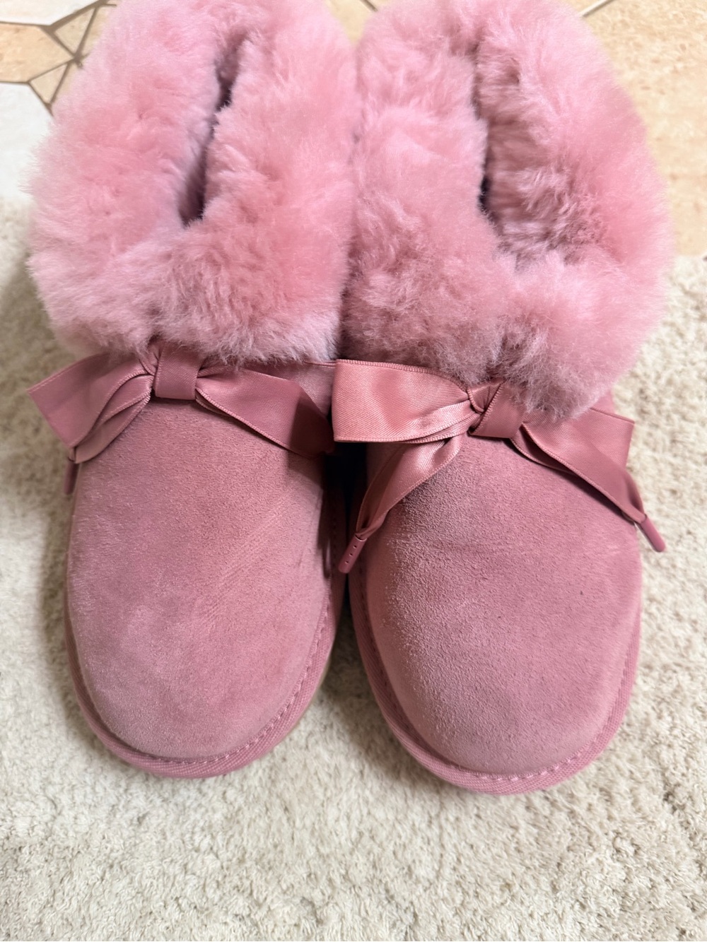 UGG Diara Pink Cloud Suede Sheepskin Bow Slippers Women’s 5